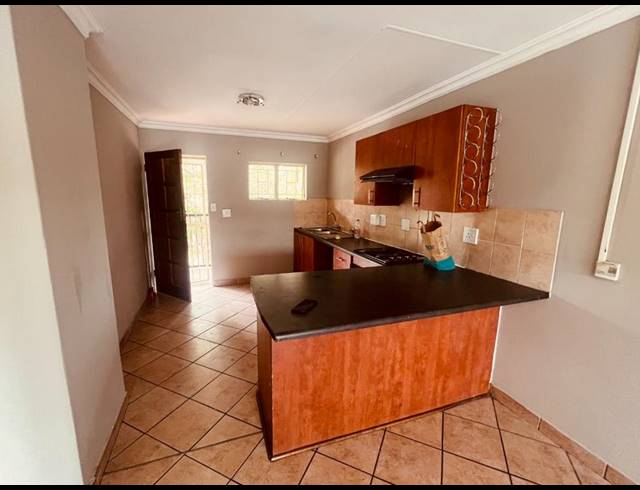 2 BEDROOM APARTMENT FOR SALE IN RIETFONTEIN